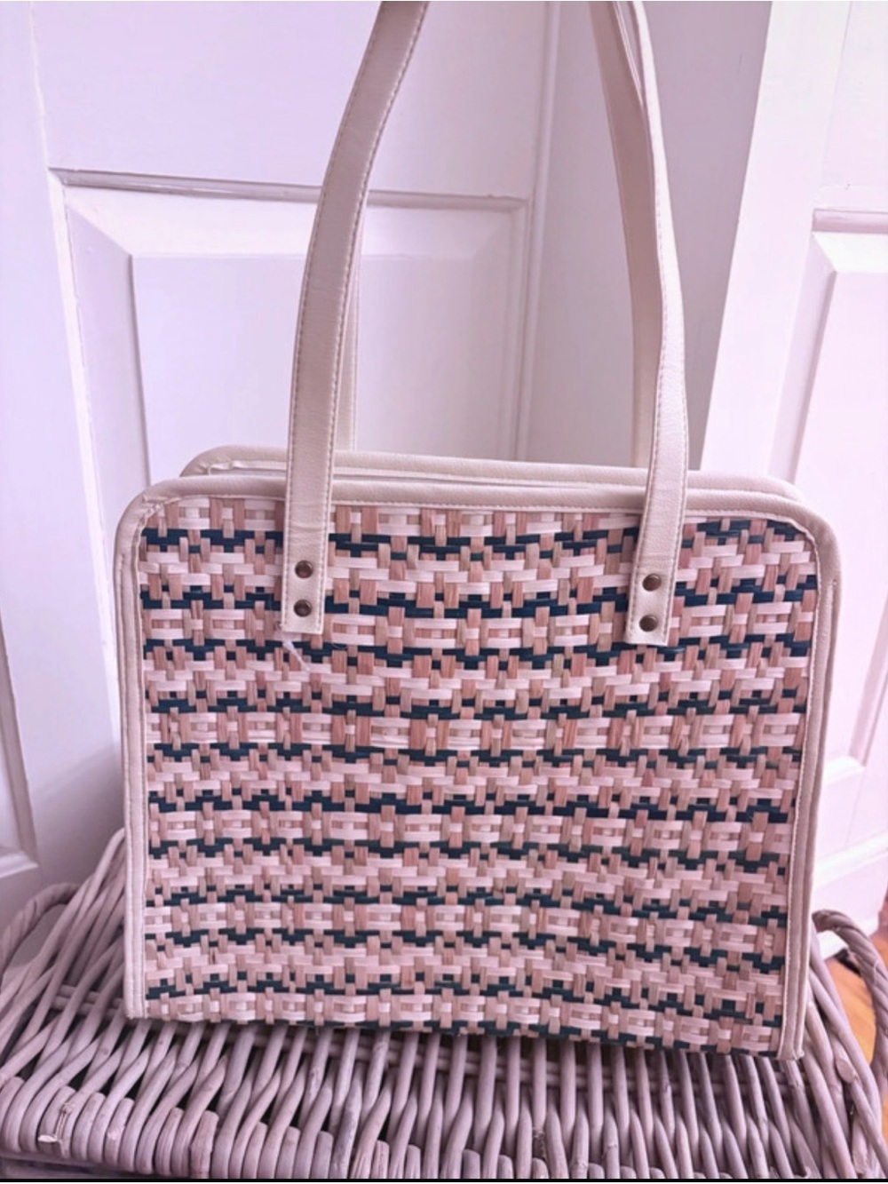 1960 Vintage Woven Straw Tote Bag / Cream/yellow & Green Basket Purse